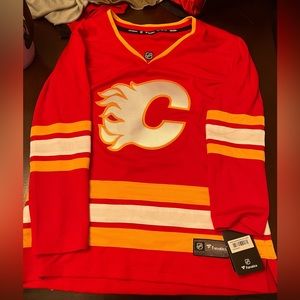 Fanatics NHL Calgary Flames Home Hockey Jersey women's Large Red White Sewn